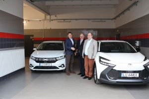 Odbiór nowych samochodów do nauki jazdy w Gostynińskim Centrum Edukacyjnym